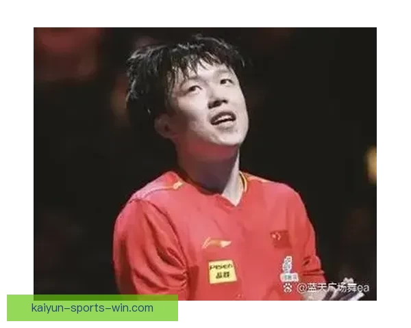 王楚钦接受采访时突然双手撑地拼尽全力感动无数球迷